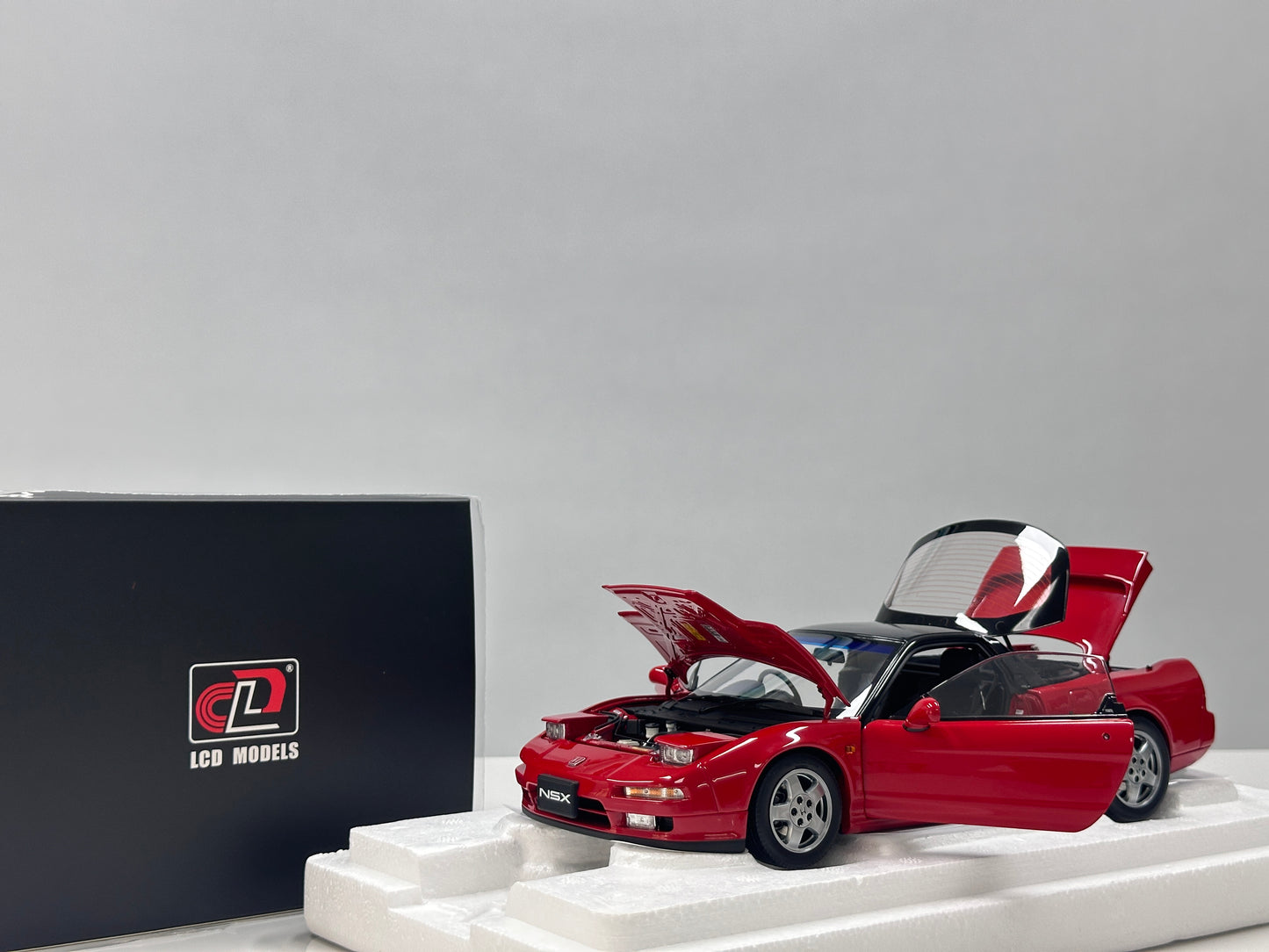 LCD 1/18 Honda NSX 1st Generation (MK1/NA1) Red LCD18022-RE