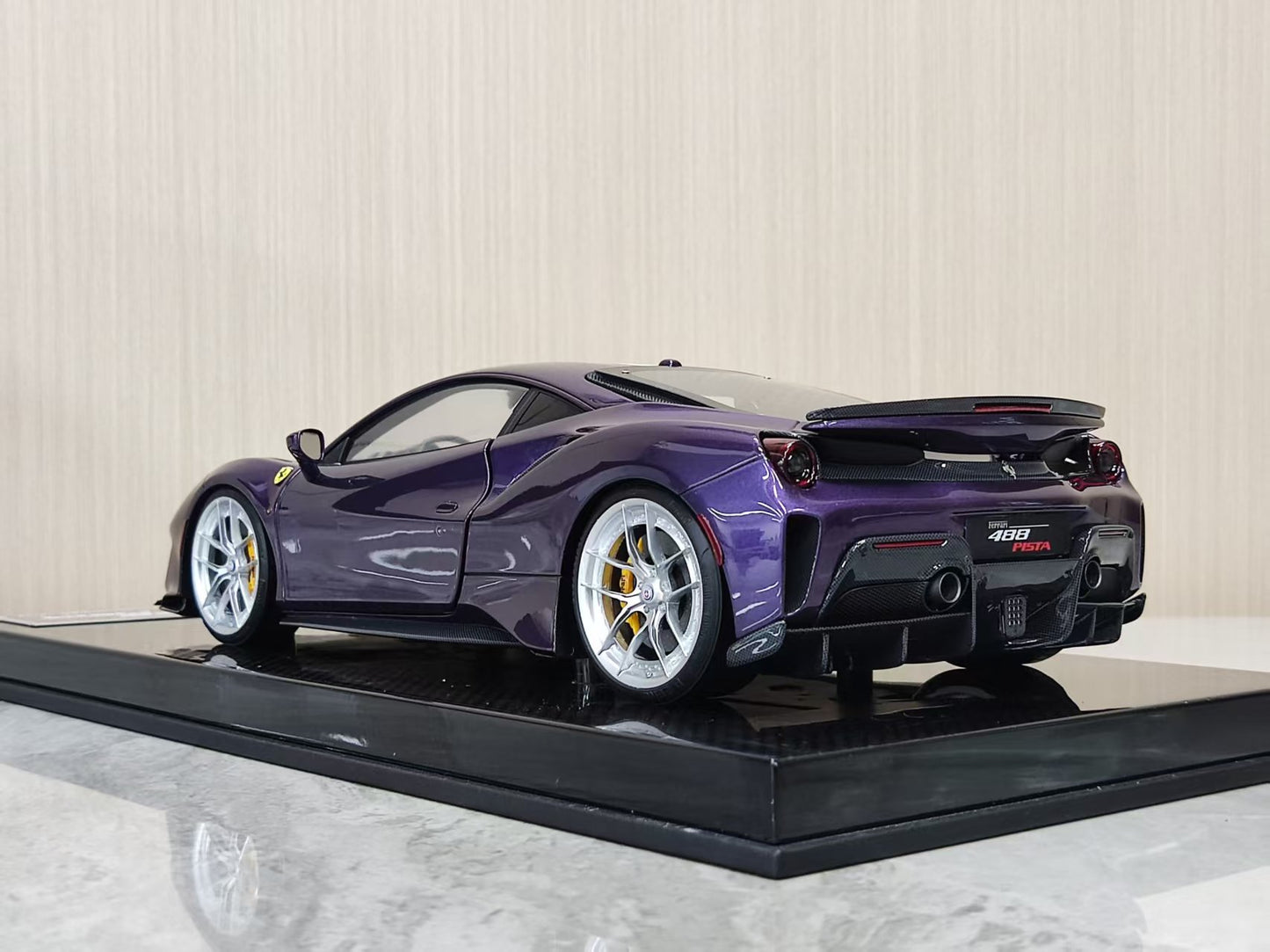 DM Pro 1/18 Ferrari 488 Pista – Purple (Black Base Version B) DGP002B