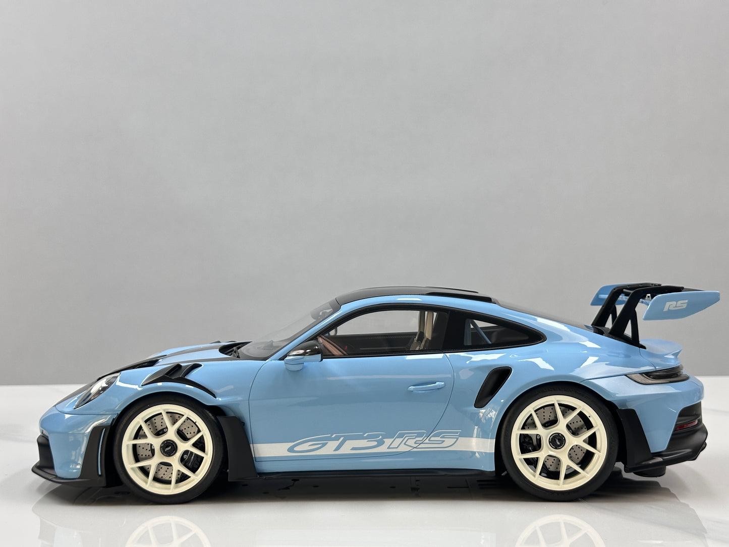 GT Spirit 1/12 Porsche 911 [992.1] GT3 Blue GT497