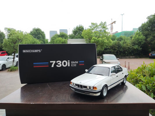 MINICHAMPS 1/18 BMW 730i (E32) 1986 Blanco 113023004