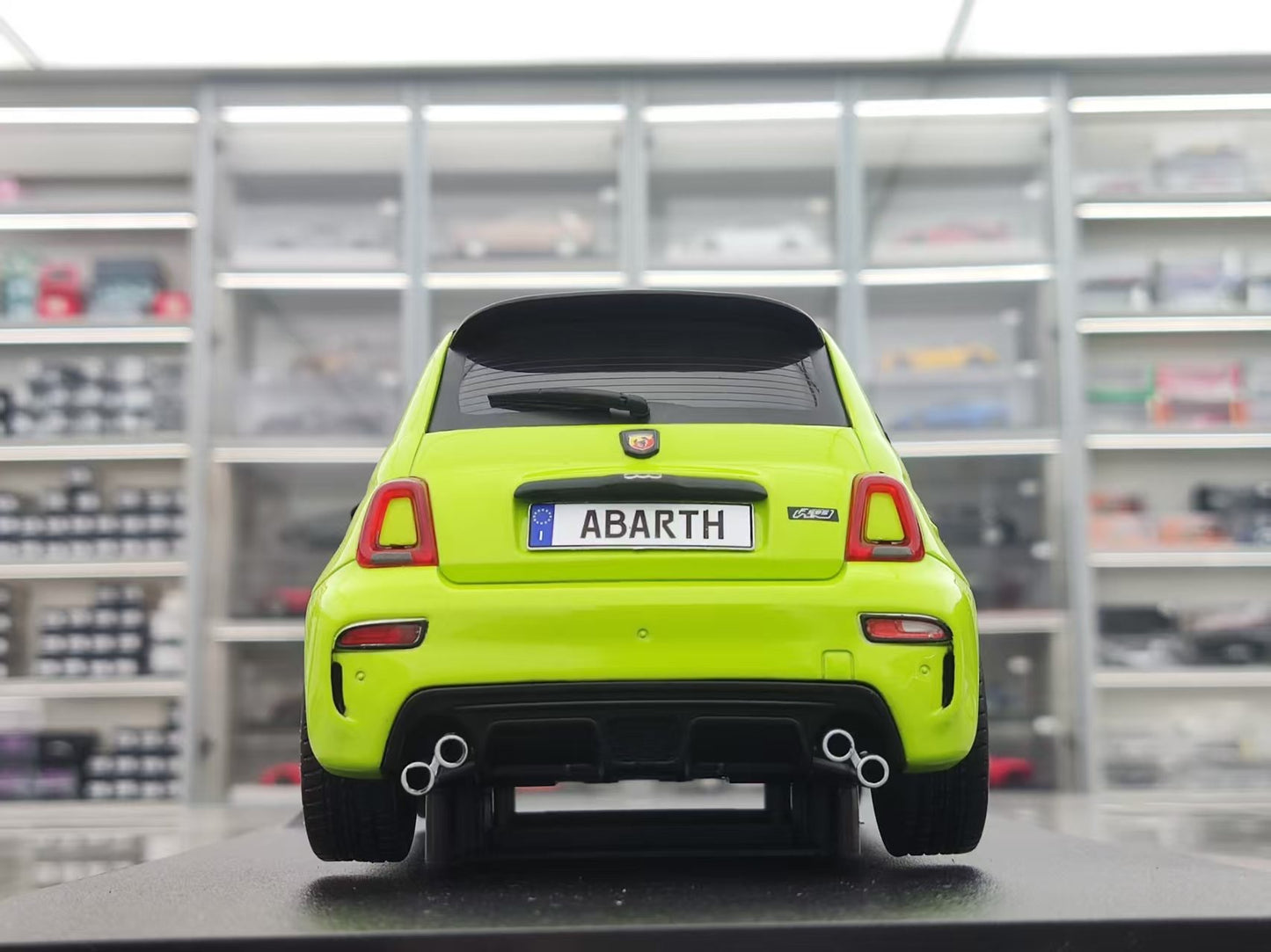 Solido 1/18 Fiat F595 Abarth Verde Adrianina 2023 Green S1811307