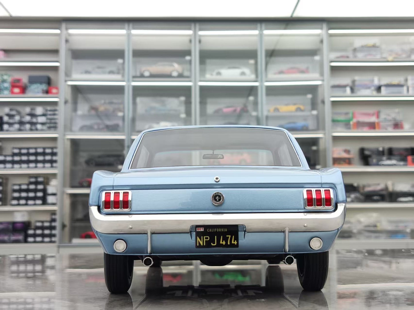 OTTO 1/12 Ford Mustang V8 Hardtop Silver Blue G089