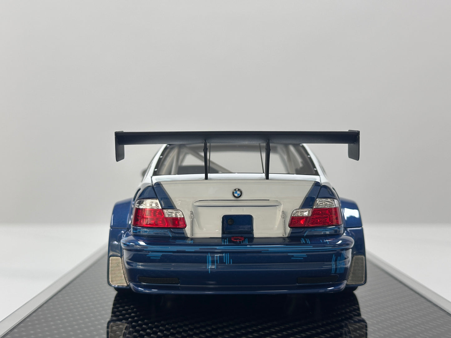 ZP 1/18 BMW M3 E46 GTR White/Blue ZP123
