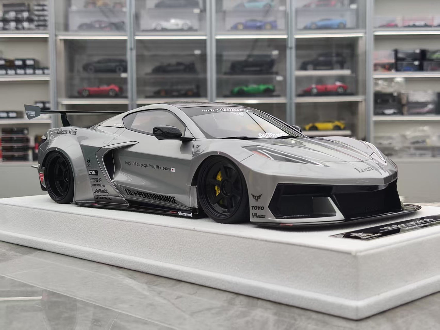 BBA MDOEL 1/18 Corvette C8 Widebody Tungsten Steel Silver BBA059