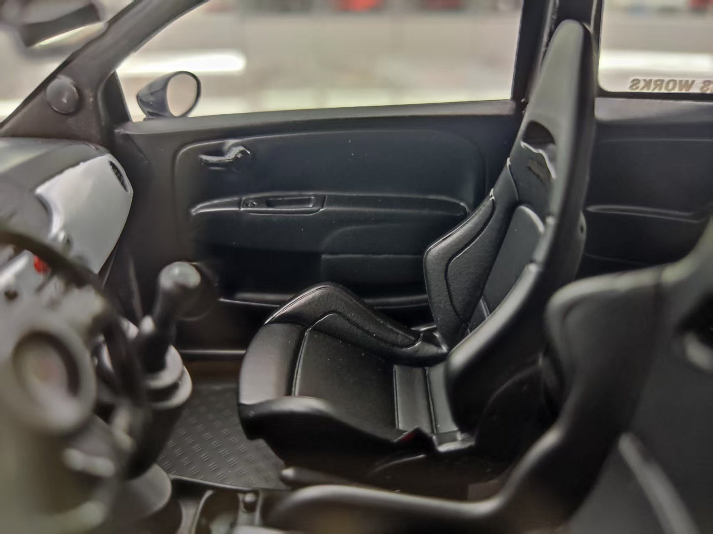 VIP 1/18 Abbas 595 Pearlescent White VIP181