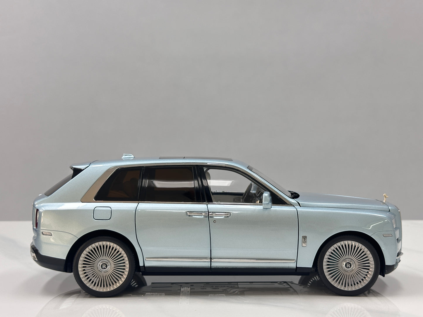 ZP 1/18 Rolls-Royce Cullinan BB Fishing Edition Metallic Blue ZP113