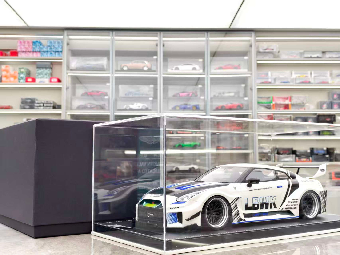 IVY 1/12 Nissan R35 GTR Car Model Figurine Birthday Gift IVY239