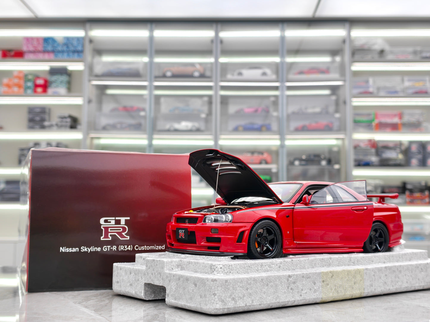 MOTORHELIX 1/18 Nissan Skyline GT-R (R34) Customized Version, Red MH328