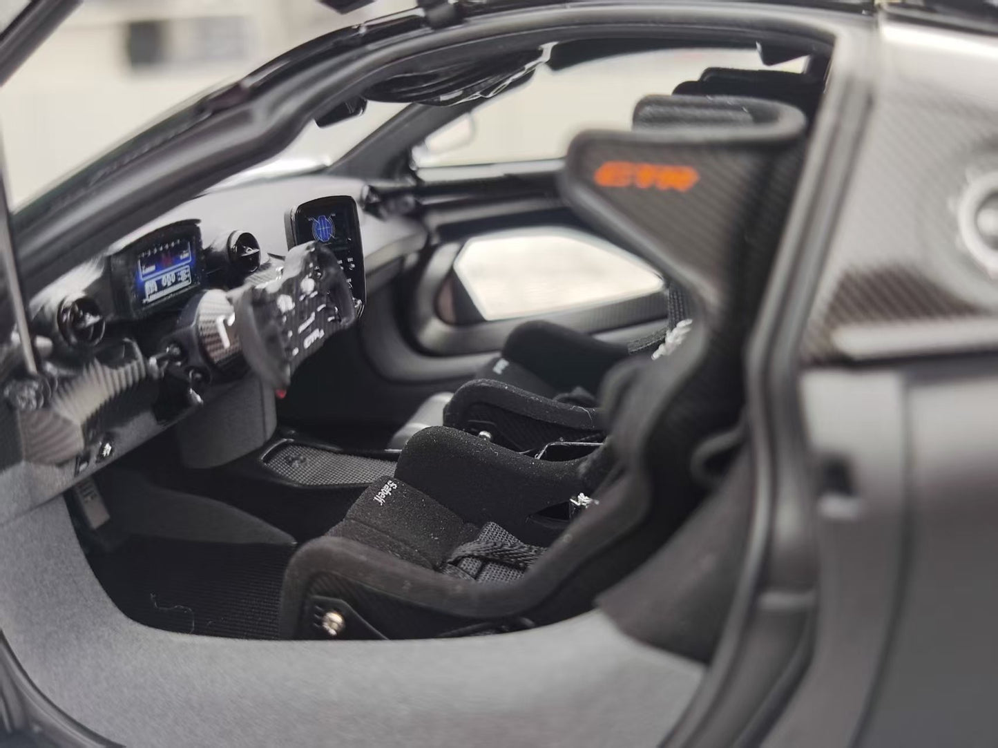 LCD 1/18 McLaren Senna GTR White LCD18016-WH