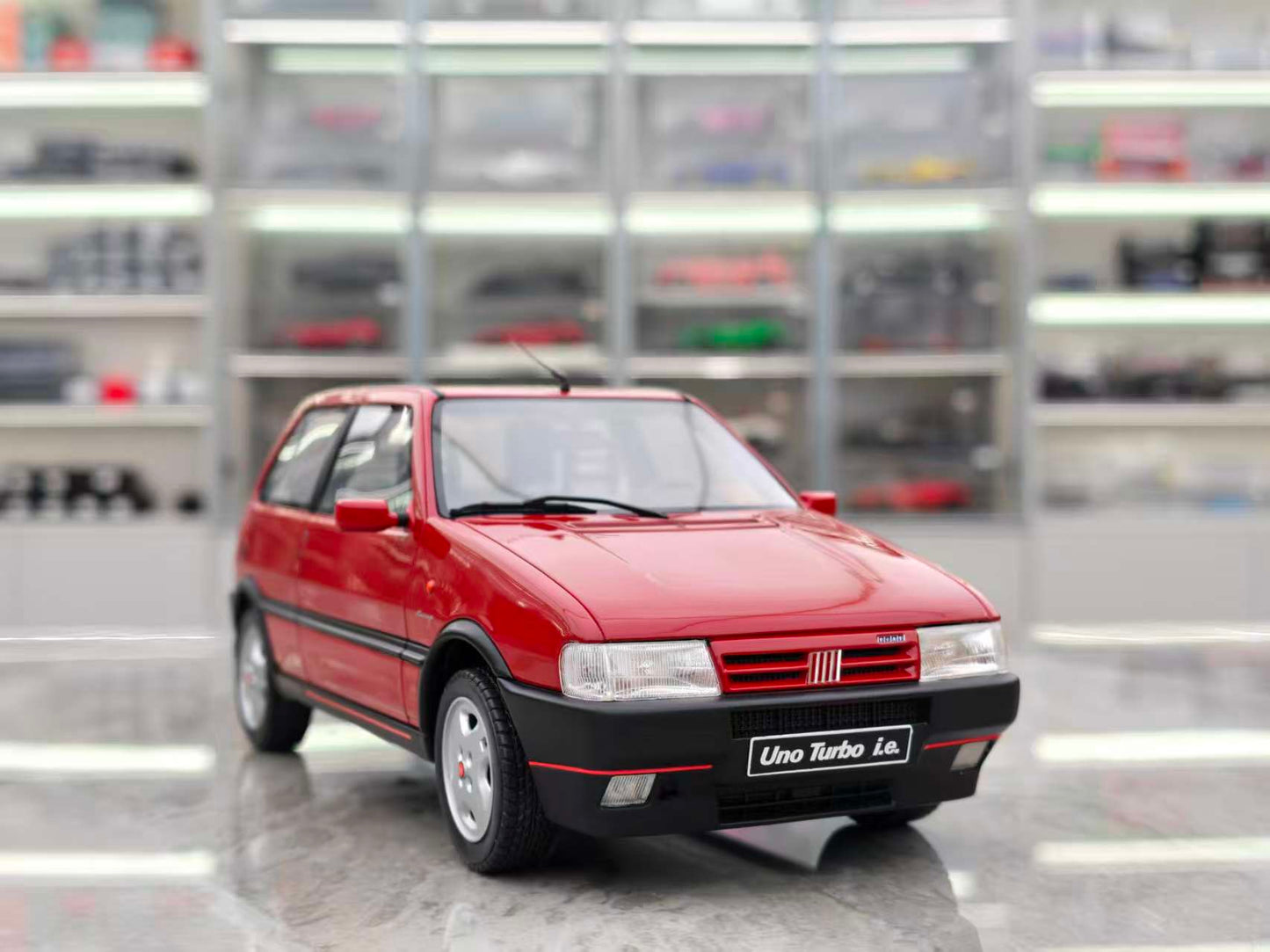 OttO 1/18 FIAT UNO TURBO i.e OT487