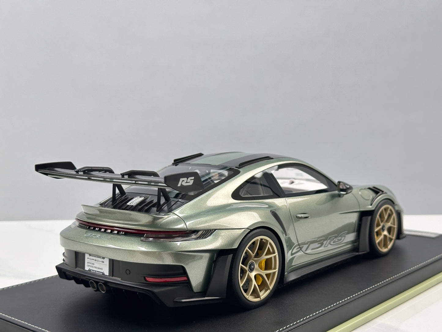 IVY 1/12 Porsche 992 GT3 RS City Bamboo Green and White Ribbon IVY244
