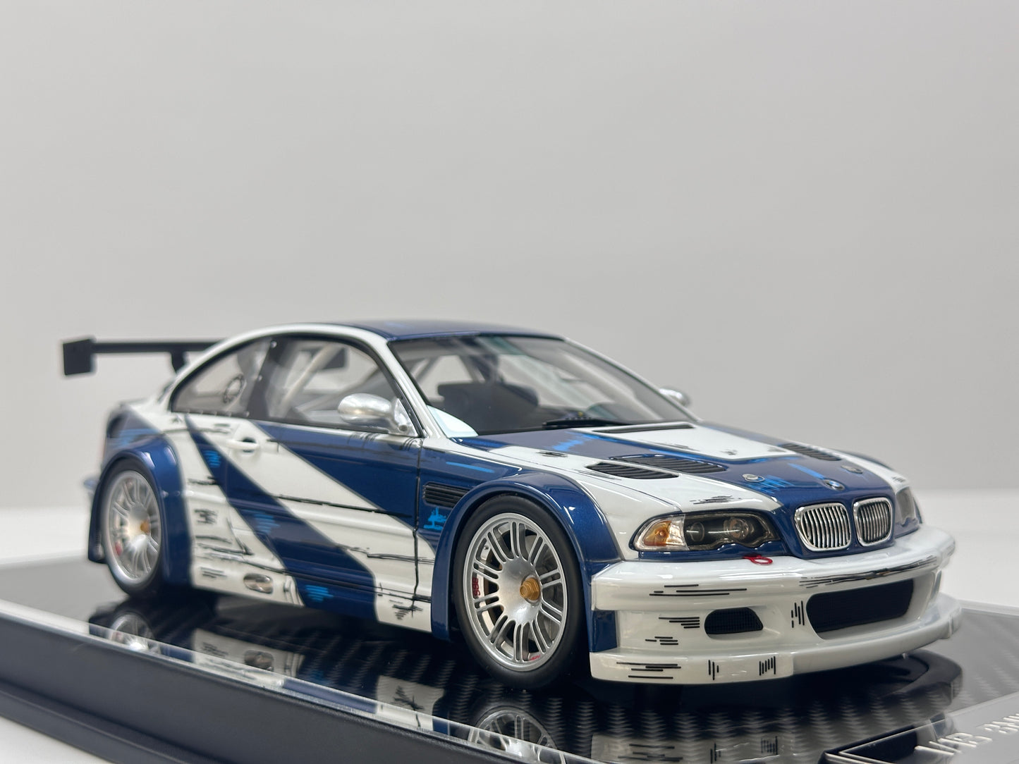 ZP 1/18 BMW M3 E46 GTR White/Blue ZP123