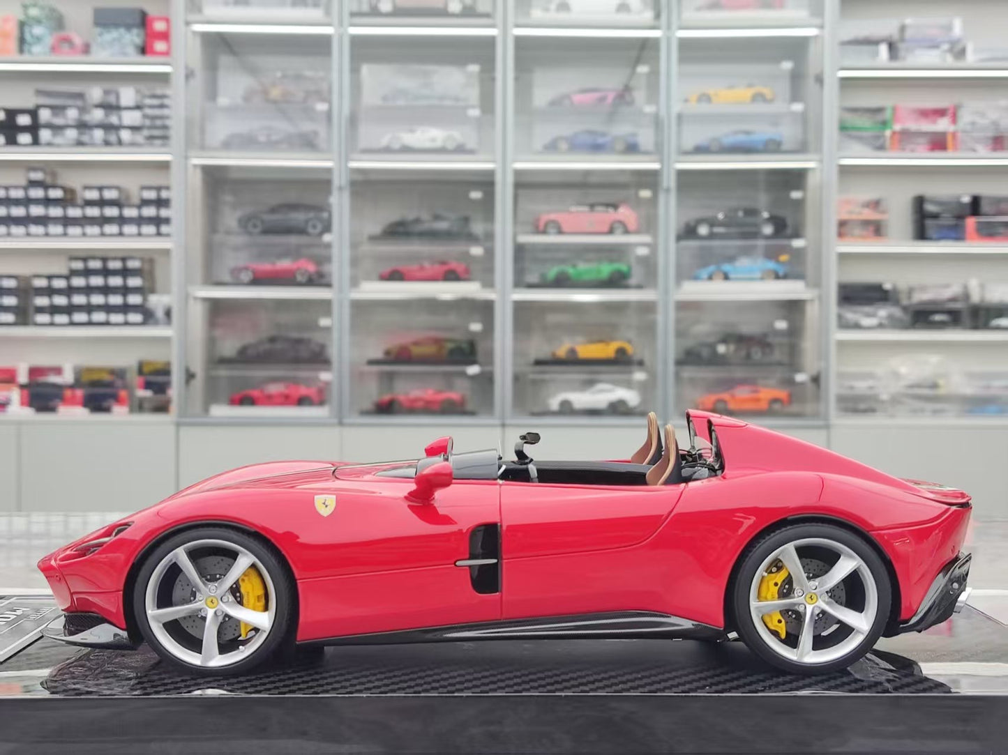 CE 1/18 Ferrari Monza SP2 Standard Red CE009