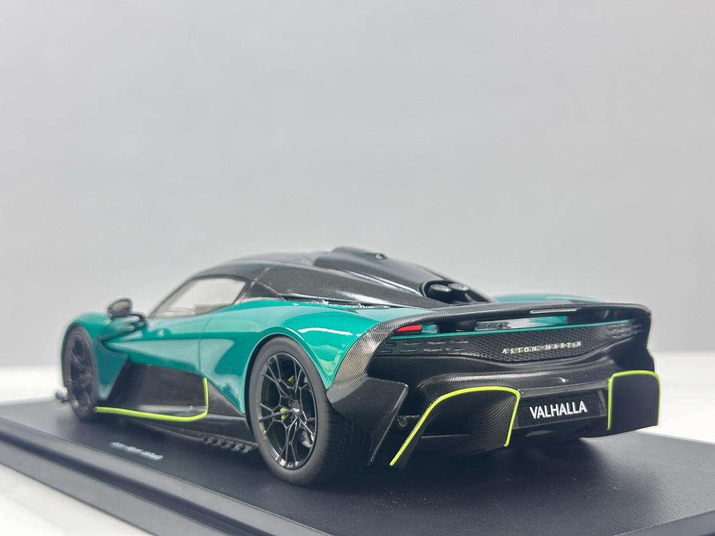 TopSpeed 1/18 Aston Martin Valhalla Podium Green TS0710
