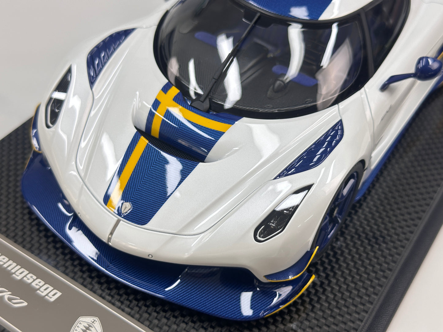 FrontiArt 1/18 Koenigsegg Jesko Pearl White FA200