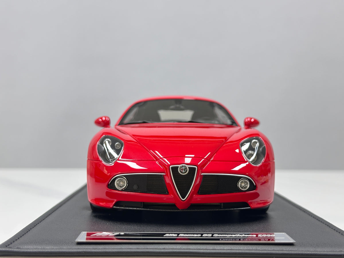 MOTORHELIX 1/18 Alfa Romeo 8C Competizione 2008 Alfa Red MH393
