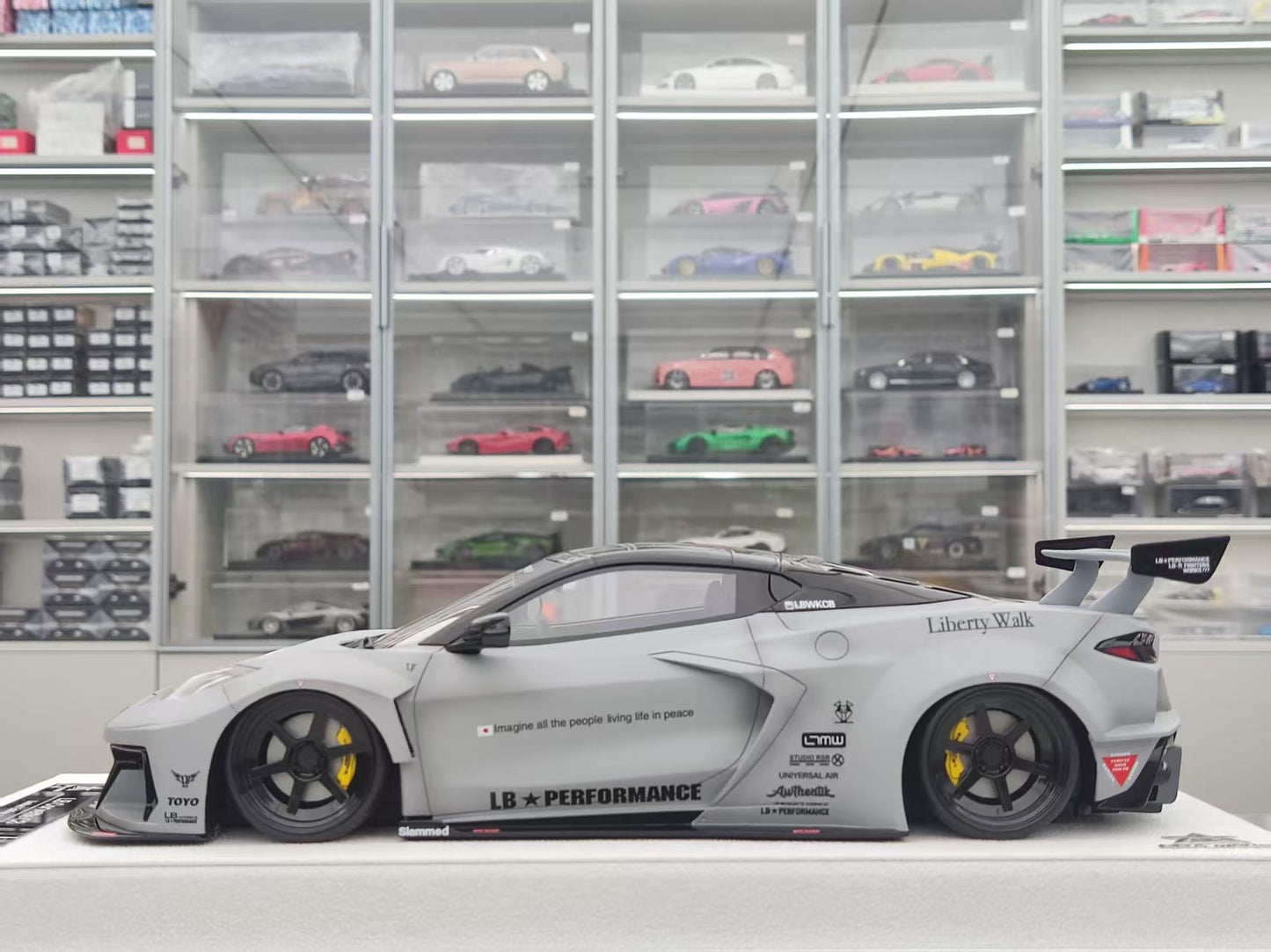 BBA MODEL 1/18 Corvette C8 LB Widebody Modified, Battle Gray Weathered Version BBA034