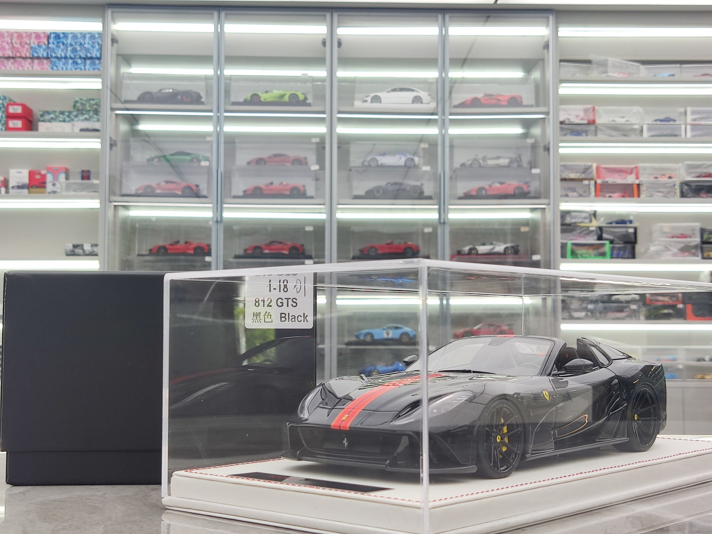 RUNNER 1/18 Ferrari 812 GTS Simulation Model Car