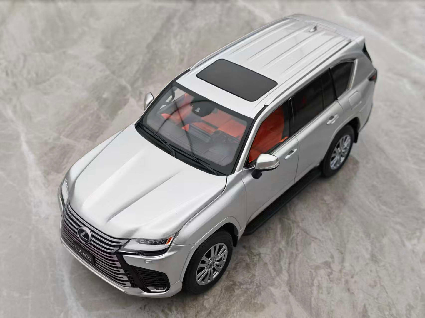 LCD 1/18 Lexus LX600 Silver Alloy Car Model LCD122