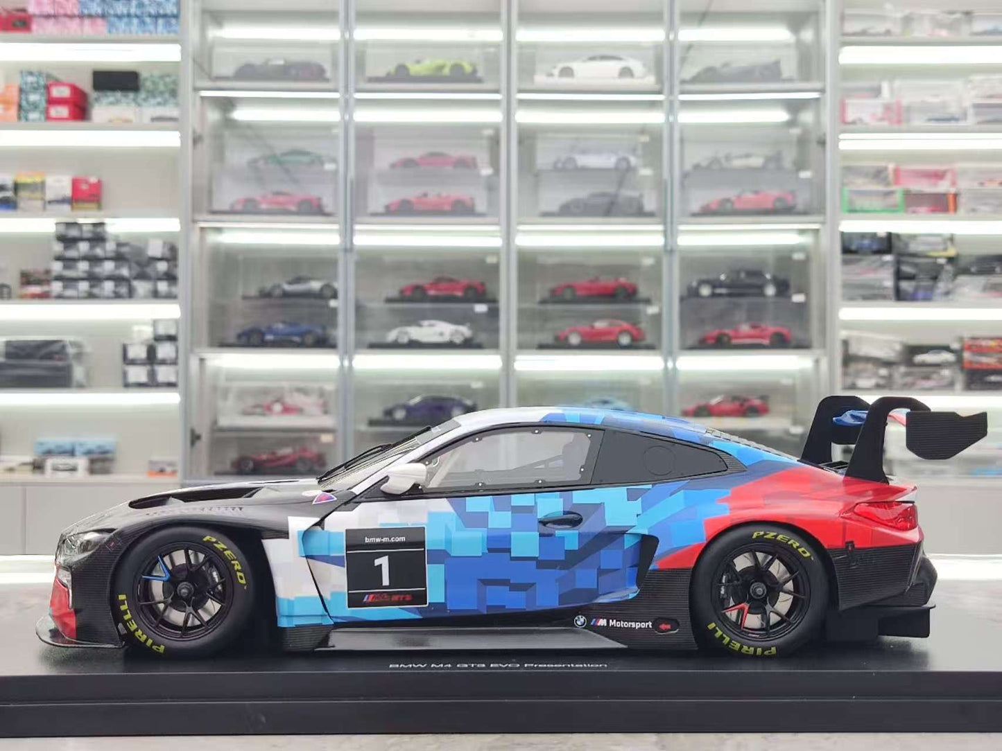Topspeed 1/18 BMW M4 GT3 EVO Presentation Blue-White Livery Resin Model TS0614