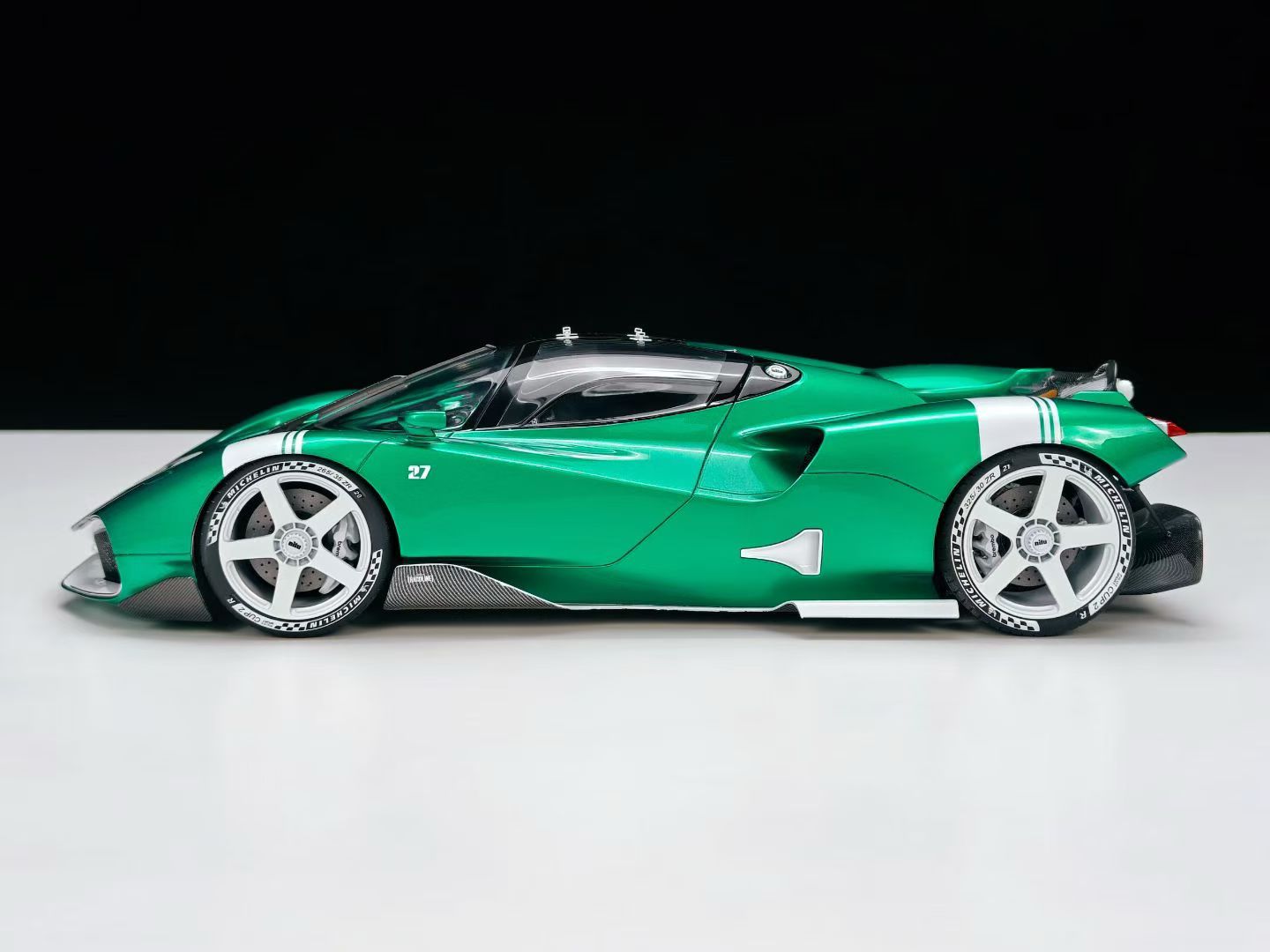 Frontiart 1/18 Nilu27 Green