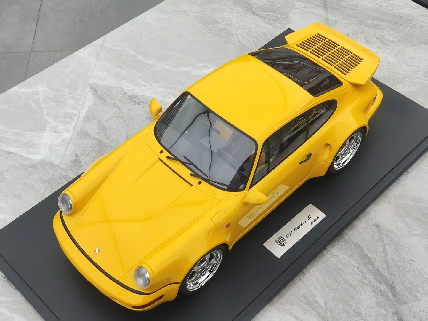 GT Spirit 1/8 Porsche 911 [964] TURBO S Yellow GTS801701