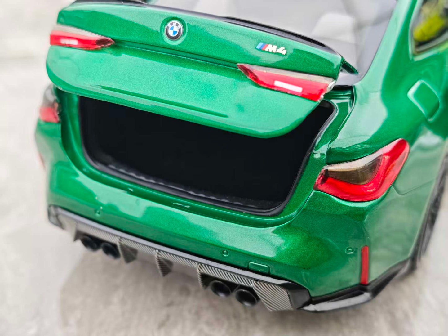 MINICHAMPS 1/18 BMW M4 Green 110020142