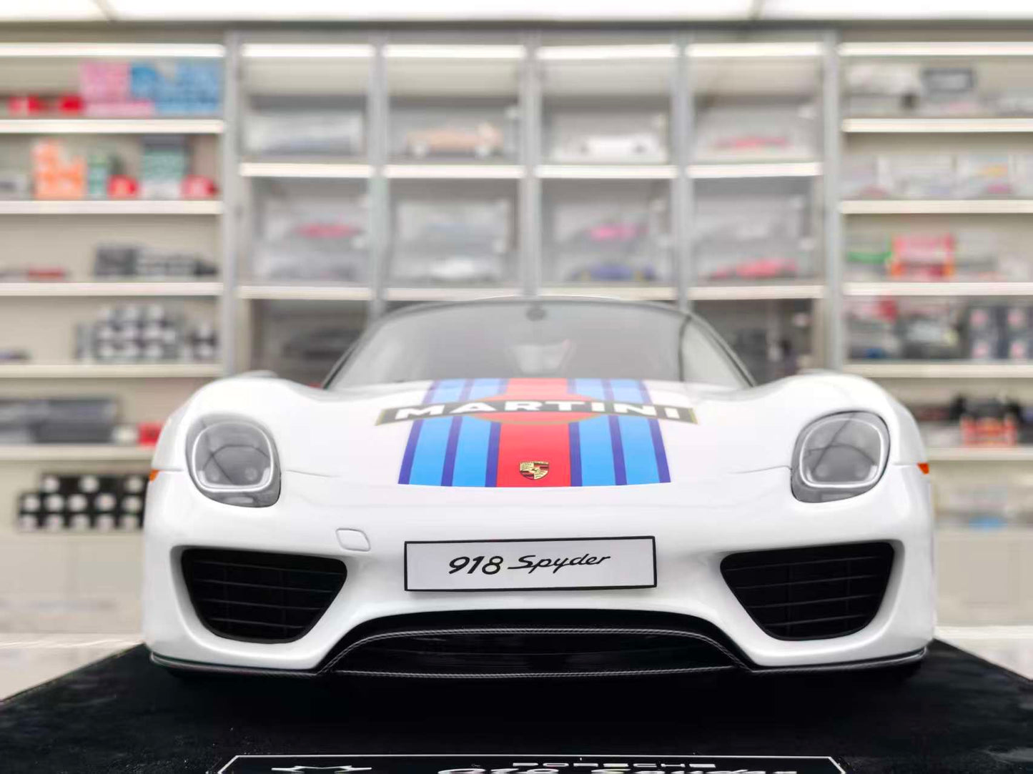 HH Model 1/8 Porsche 918 Spyder Martini HH523