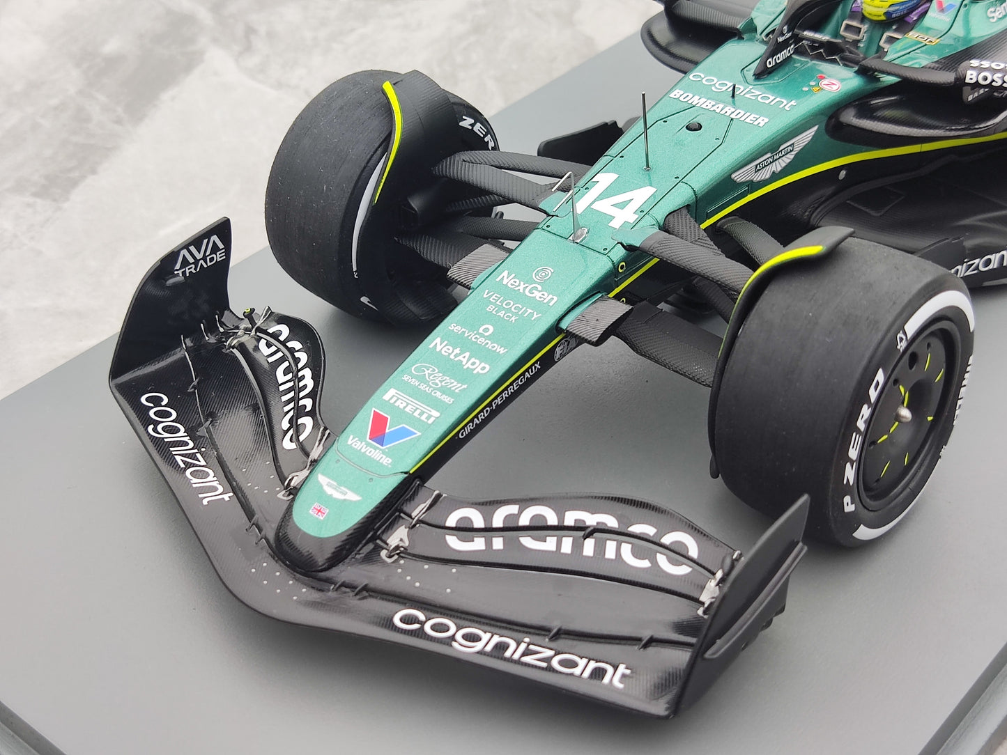 SPARK 1/18 Aston Martin F1 AMR24 2024 race to be determined No. 14 Asolong Green paint Simulation F1 model car 18S992