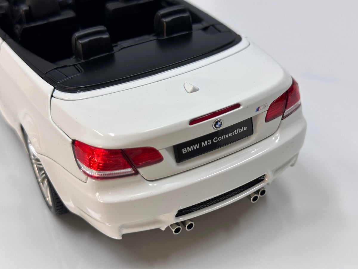 KYOSHO 1/18 BMW M3 Convertible (E93M) – White (08738AW)