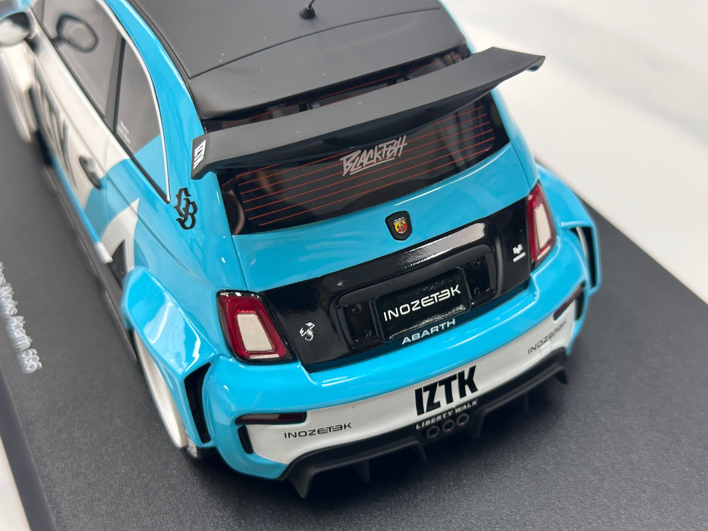 Topspeed 1/18 LB-WORKS x Abarth Works IZTK Abarth 95 – Blue & White Livery (TS0623)