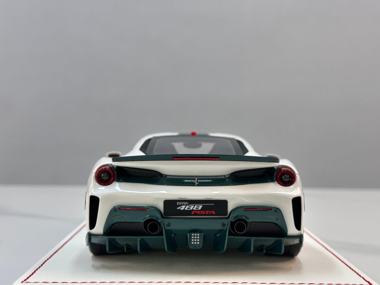 DM Pro 1:18 Ferrari 488P (White Base) — Style D: GUCCI Edition — Fully Opening Resin Model (DGP004A)