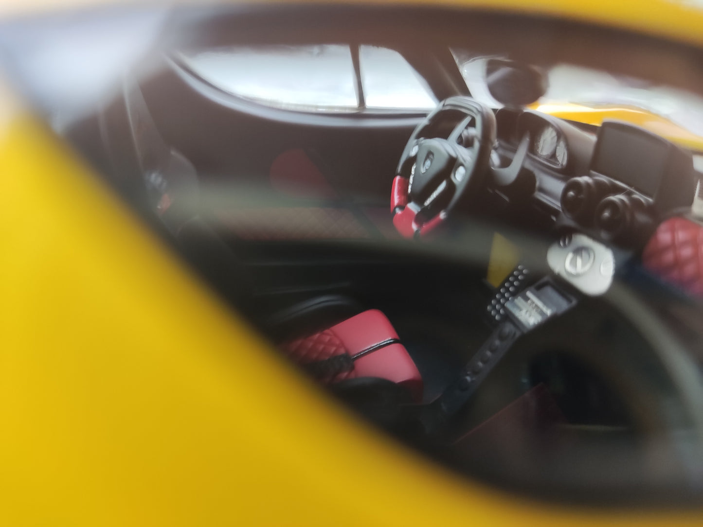 RUNNER 1/18 Ferrari Enzo Yellow Simulation Car Model JN-RNR042