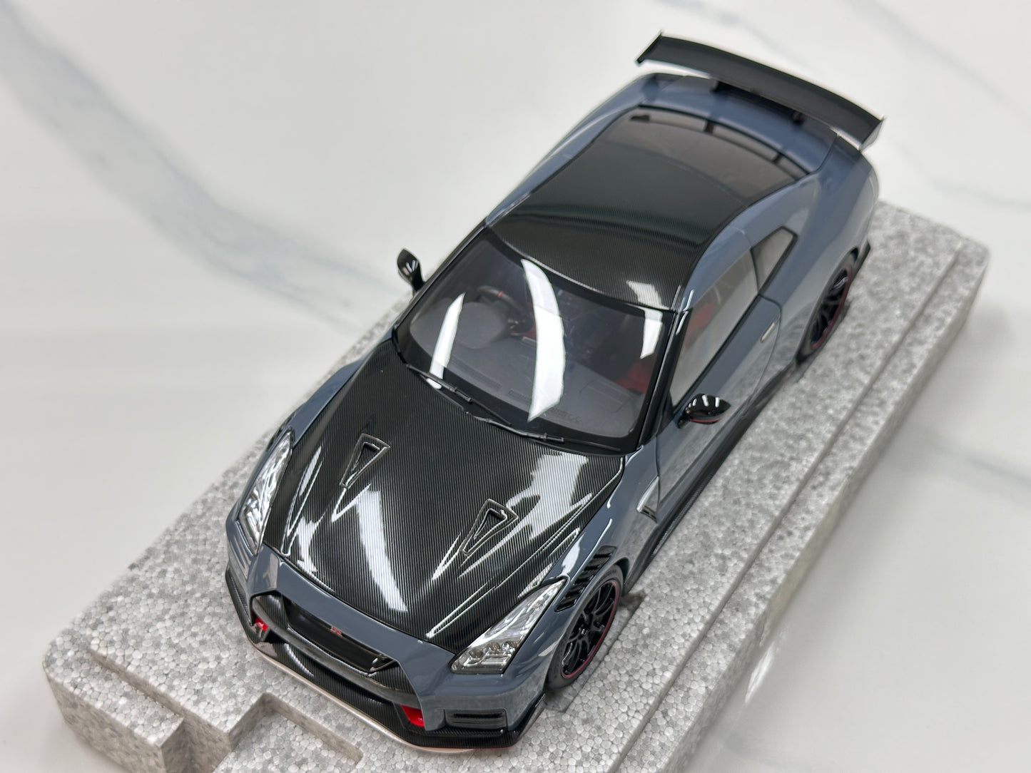 MOTORHELIX 1/18 Nissan GT-R NISMO (R35) Special Edition 2022 Stealth Grey MH369