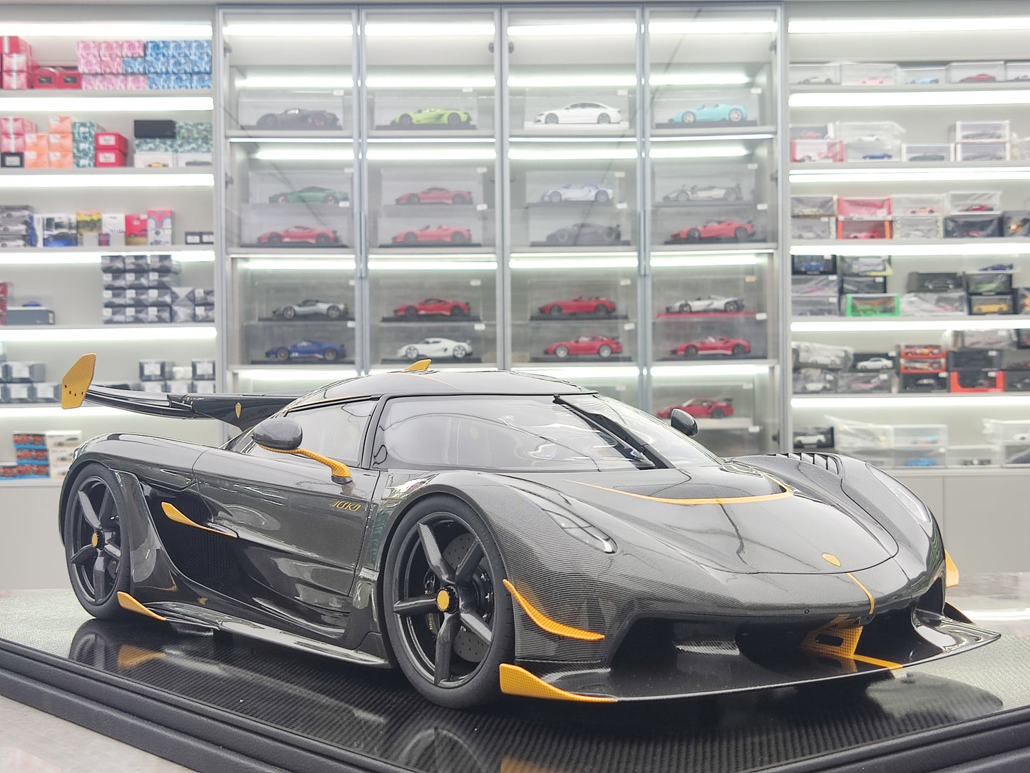 FRONTIART 1/8 Koenigsegg Jesko 7509 Gold Carbon Limited Edition Model Car FA161