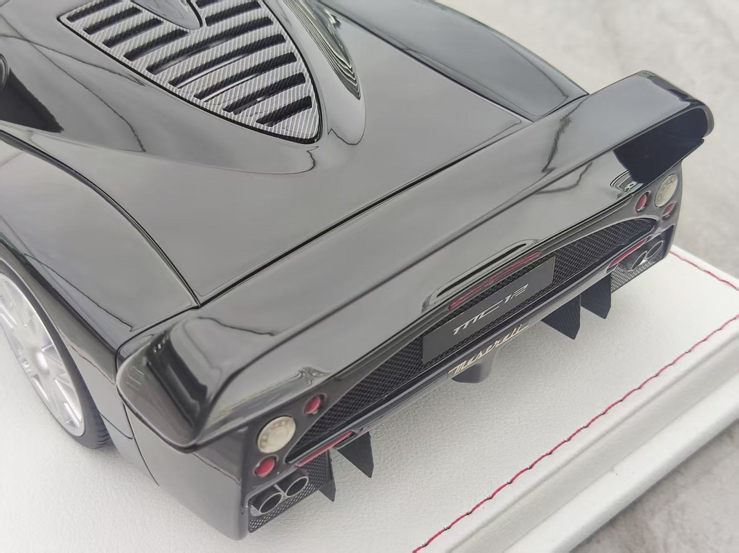 GL 1/18 Maserati MC12 Black Resin Model JS-GL023
