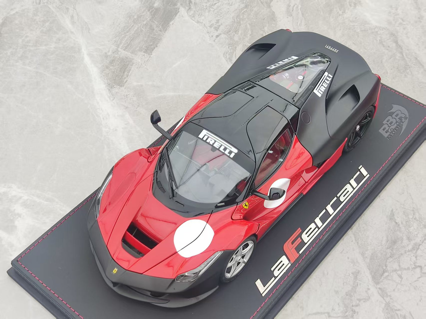 BBR 1/18 Ferrari Laferrari Test Fiorano Red/Matte Black BBR182236ST