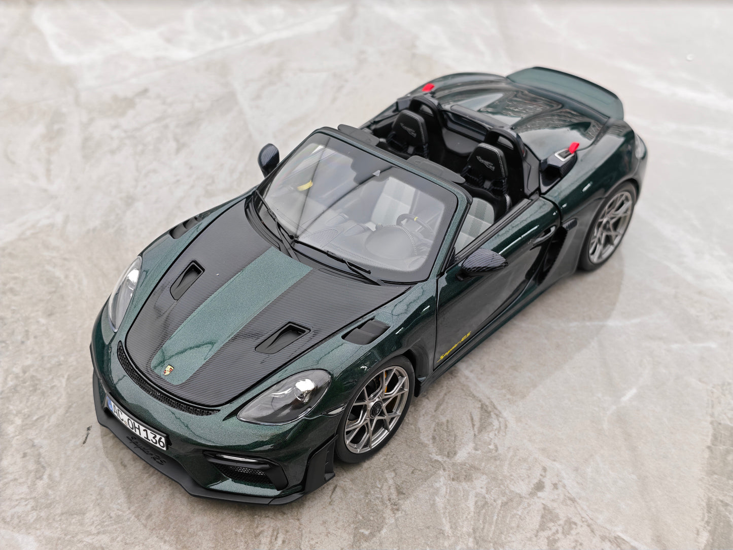 NOREV 1/18 Porsche 718 Spyder RS Forest Green (187272)