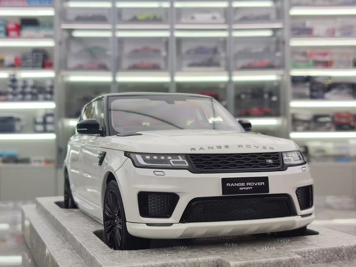 WHELART 1/18 Land Rover Sport White Alloy Model WH003