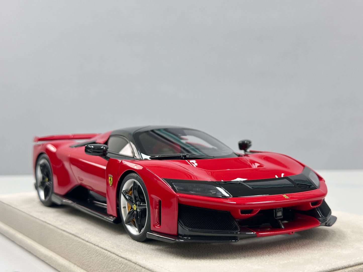HERMES COLLECTION 1/18 Ferrari F80 (Red) HC017