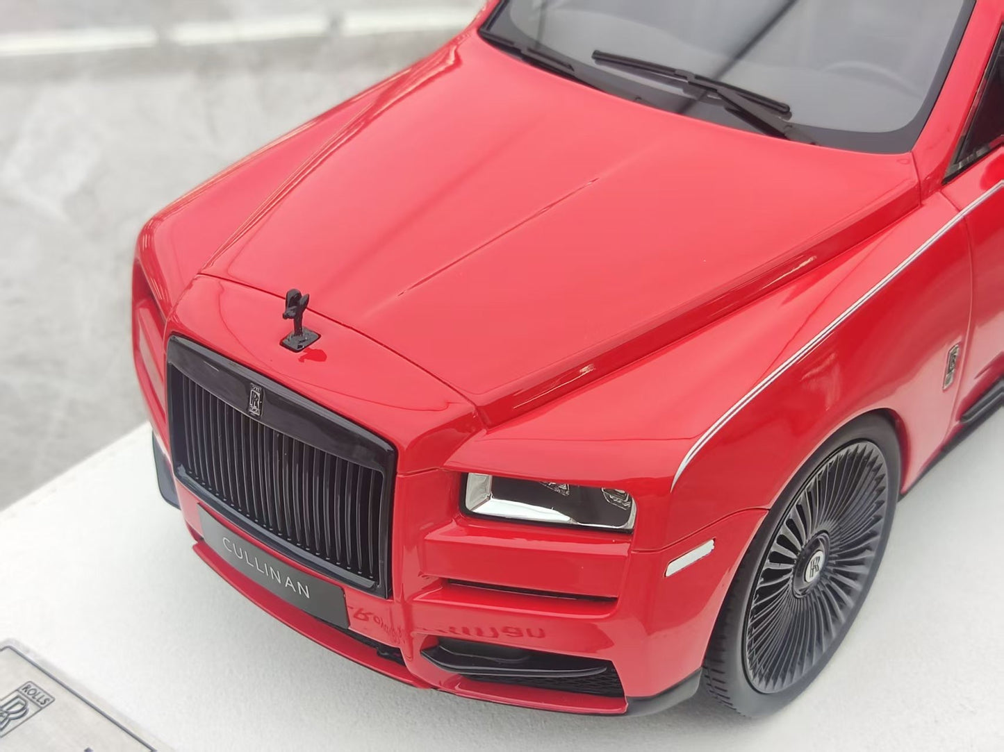GL 1/18 Rolls-Royce Cullinan Red Model Car JS-GL032