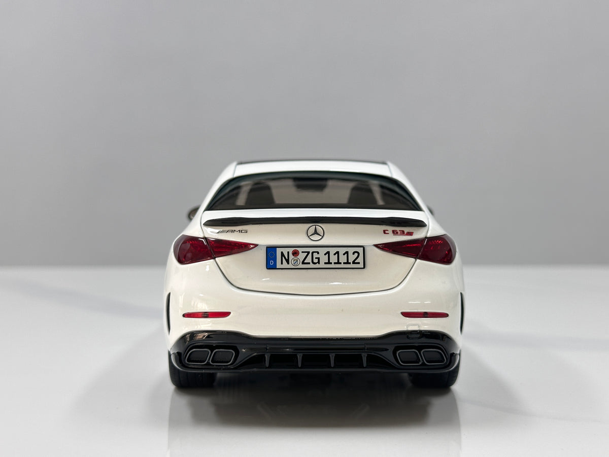 NZG 1/18 Mercedes-AMG C63 S E-Performance Gloss White (111200040)