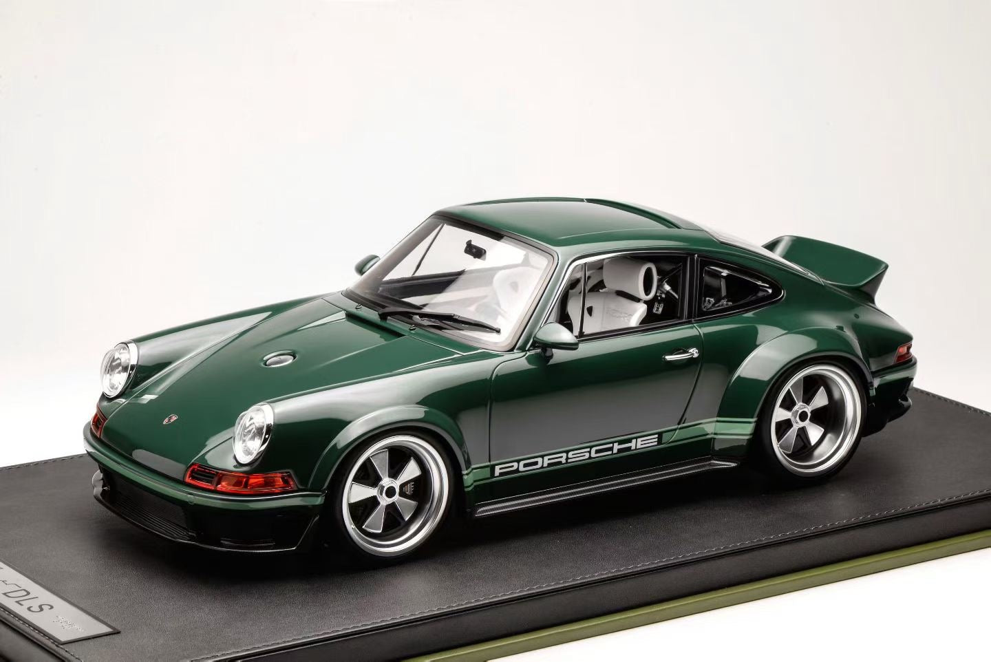IVY 1/12 Porsche Singer DLS Limited Edition Car Model
