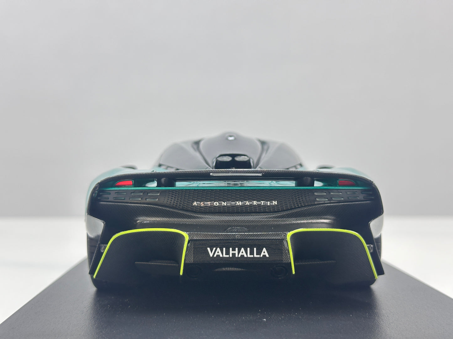 TopSpeed 1/18 Aston Martin Valhalla Podium Green TS0710