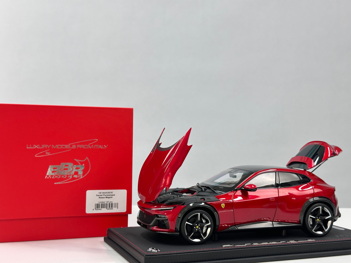 BBR 1/18 Ferrari Purosangue – Rosso Magma Metallic (Leather Base) – HE180052BDIE