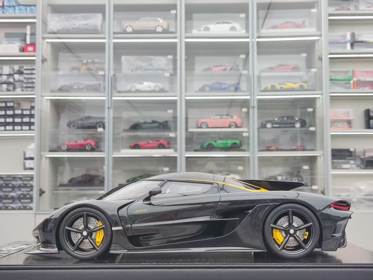 FRONTIART 1/18 Koenigsegg Jesko Absolut Black/Gray FA183
