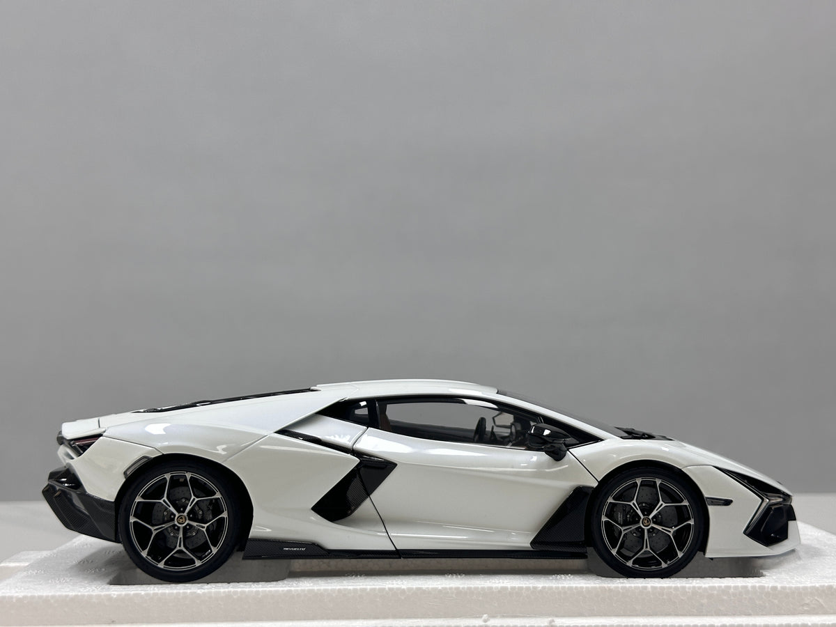 LCD 1/18 Lamborghini Revuelto – Die-cast Model with Fully Opening Parts – White (LCD18026-WH)