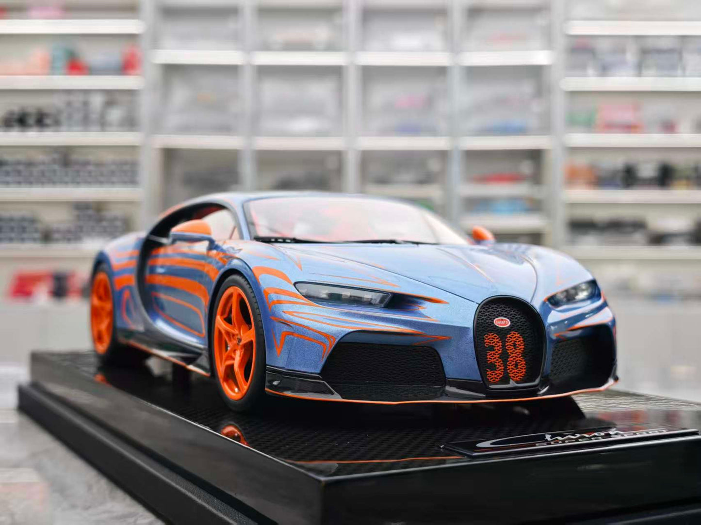 MR 1/18 Bugatti Chiron Super Sport, Silver Blue BUG012B
