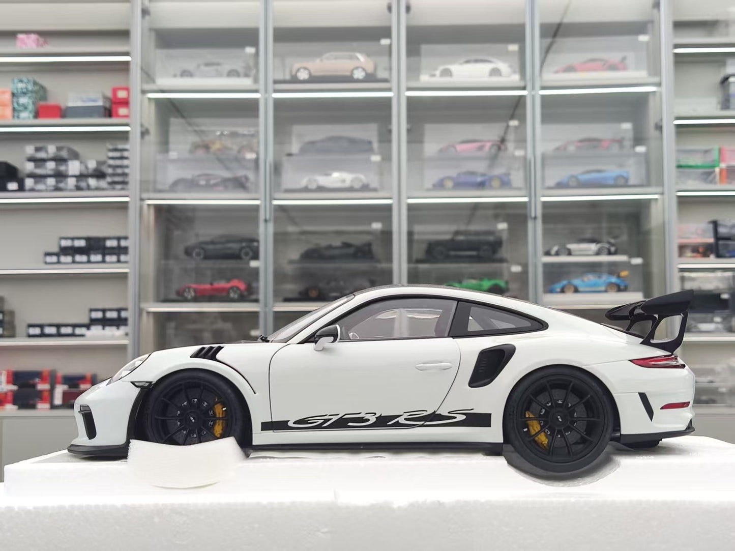 AUTO Art 1/18 Porsche 911 (991.2) GT3 RS White 78176