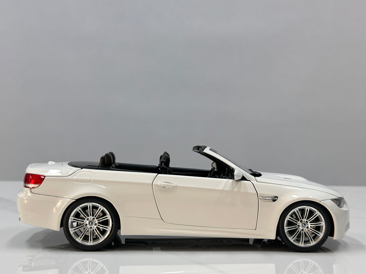 KYOSHO 1/18 BMW M3 Convertible (E93M) – White (08738AW)